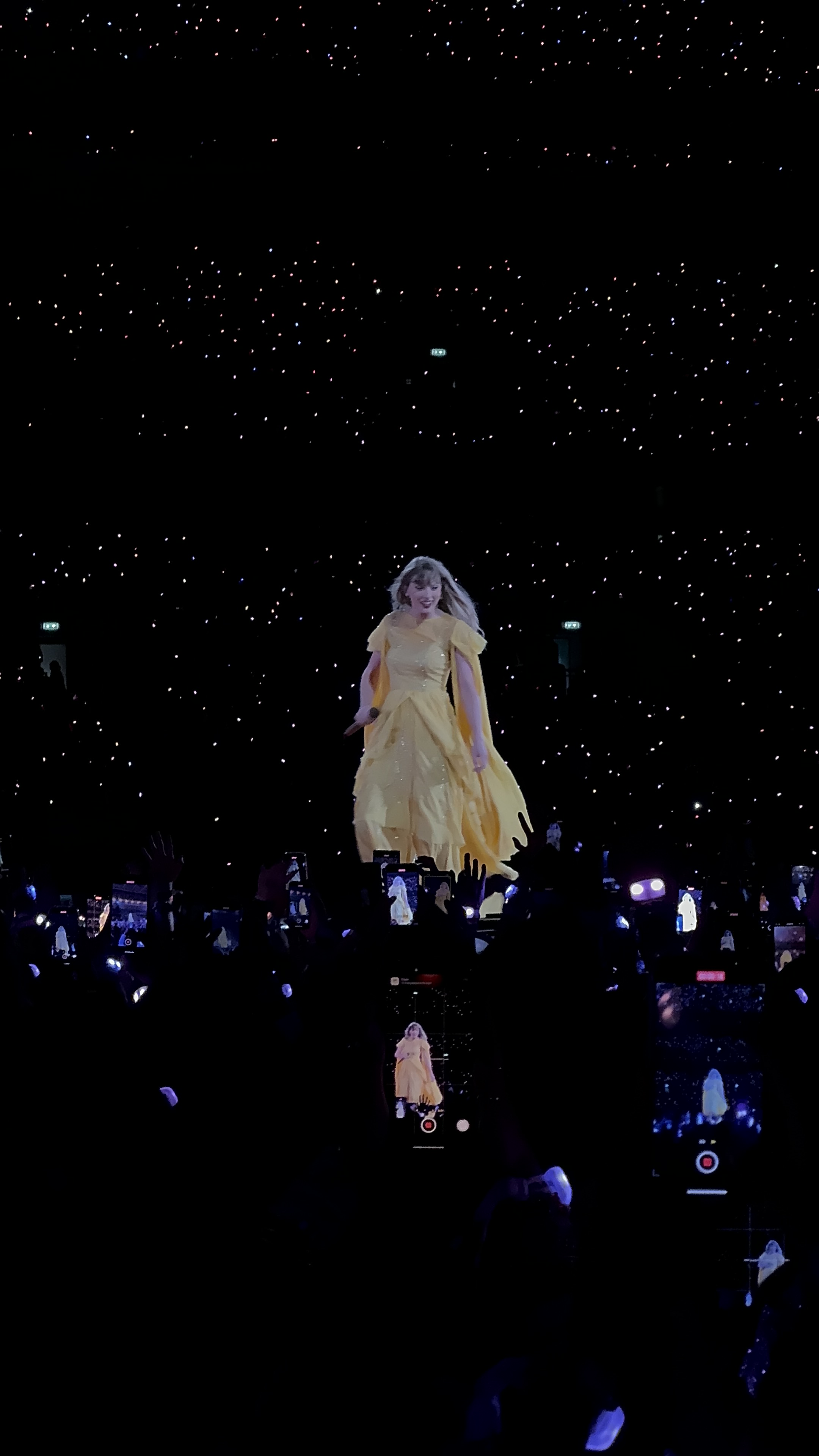 Taylor Swift live auf der Bühne Eras 2024 Tour in London